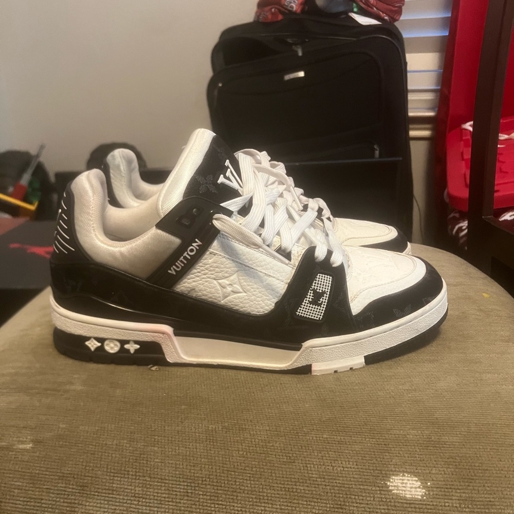 Louis Vuitton trainers - Picture 4 of 4